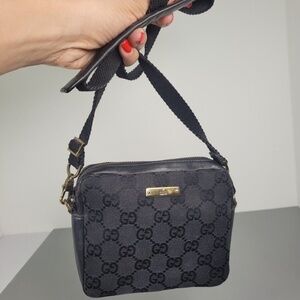 Vintage black Gucci crossbody bag